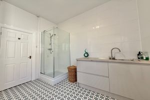 Re-styled Shower Room/Utility- click for photo gallery